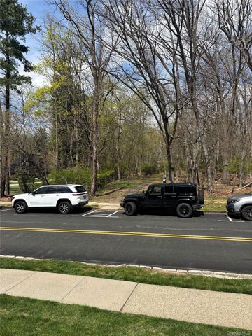 1 Doxbury Lane, Suffern, NY 10901