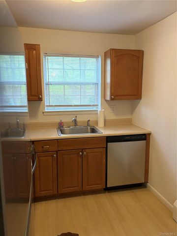 1 Doxbury Lane, Suffern, NY 10901