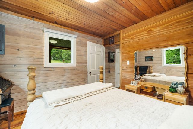 79 First Jasper Road, Burnside, KY 42519