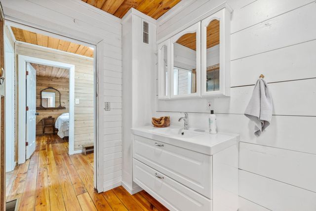 79 First Jasper Road, Burnside, KY 42519