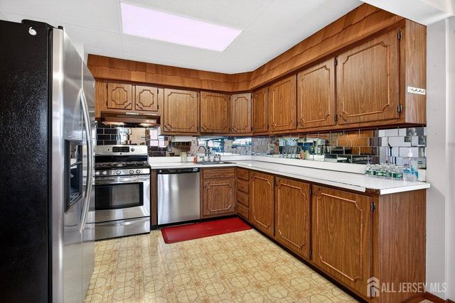 140 Camelot Drive, Port Reading, NJ 07064