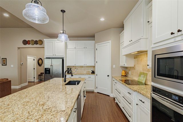 156 Windy Glen Drive, Decatur, TX 76234