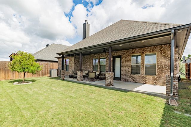 156 Windy Glen Drive, Decatur, TX 76234