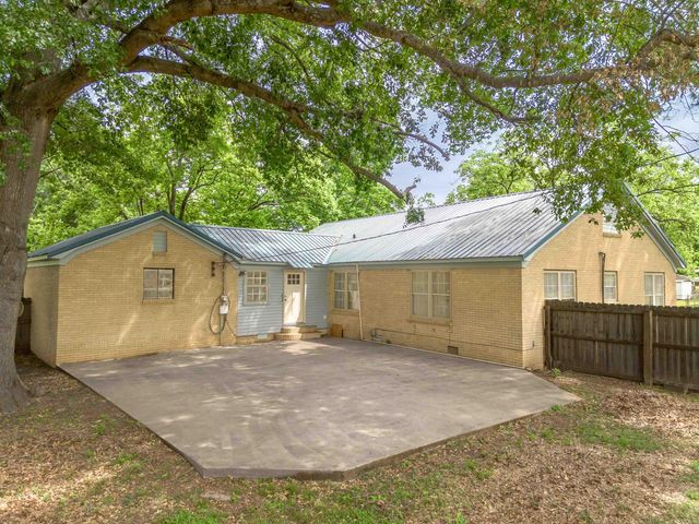 101 Roosevelt Circle, Morrilton, AR 72110