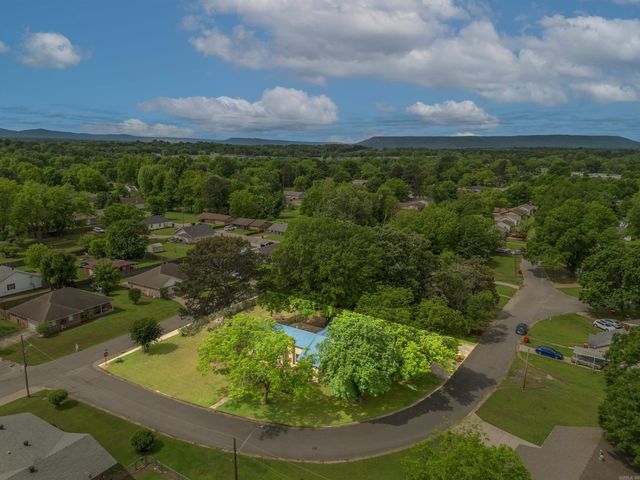 101 Roosevelt Circle, Morrilton, AR 72110