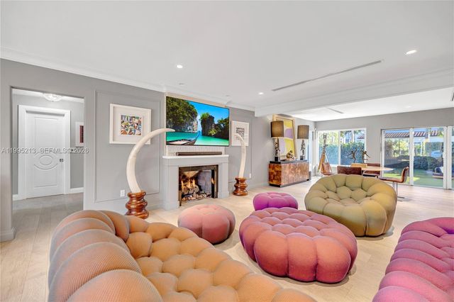 750 Harrison St, Hollywood, FL 33019