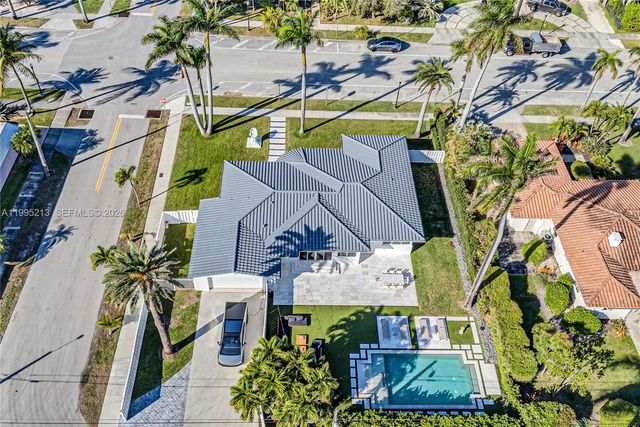 750 Harrison St, Hollywood, FL 33019