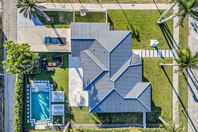 750 Harrison St, Hollywood, FL 33019