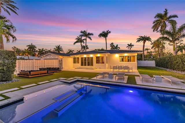 750 Harrison St, Hollywood, FL 33019