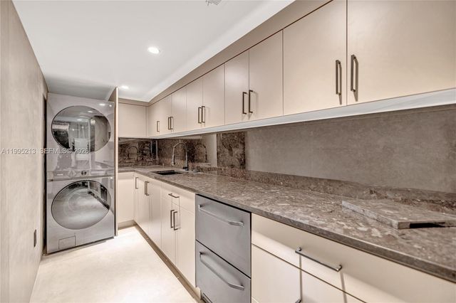 750 Harrison St, Hollywood, FL 33019