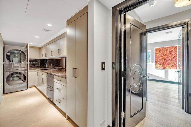 750 Harrison St, Hollywood, FL 33019