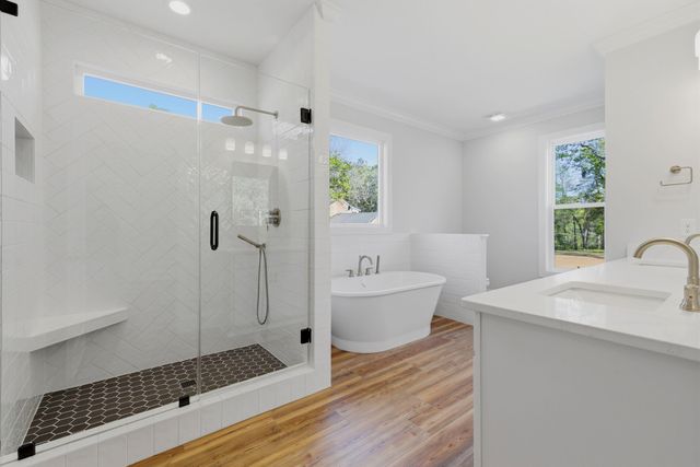 137 Rose Lake Dr., Conway, SC 29526