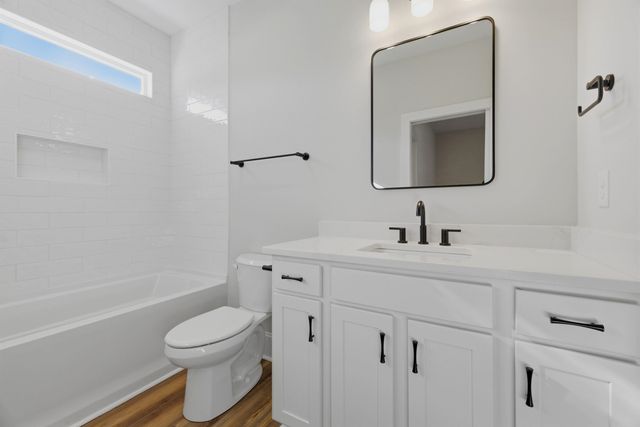 137 Rose Lake Dr., Conway, SC 29526