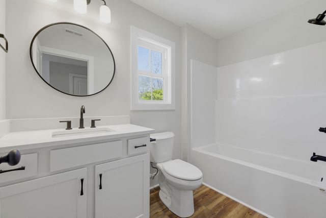 137 Rose Lake Dr., Conway, SC 29526