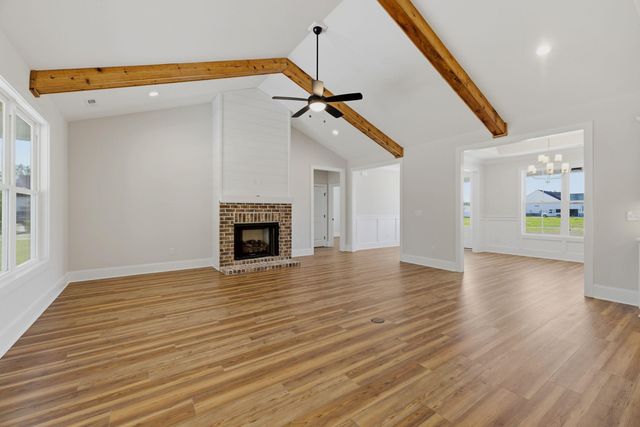 137 Rose Lake Dr., Conway, SC 29526