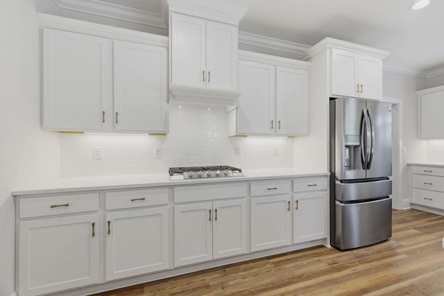 137 Rose Lake Dr., Conway, SC 29526