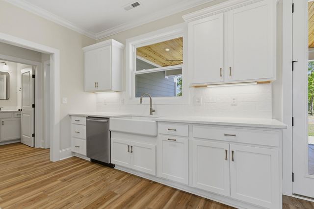 137 Rose Lake Dr., Conway, SC 29526