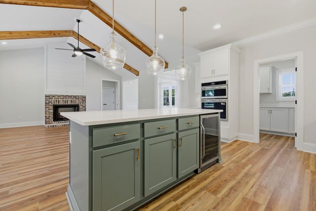 137 Rose Lake Dr., Conway, SC 29526