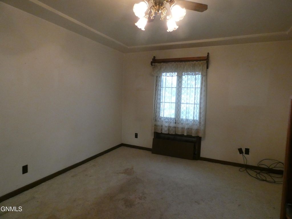 207 F Avenue N, Strasburg, ND 58573 photo 5