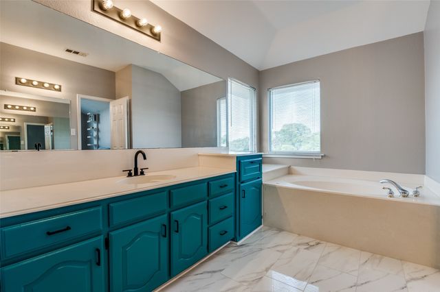 553 Wendy Lane, Desoto, TX 75115