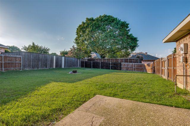 553 Wendy Lane, Desoto, TX 75115