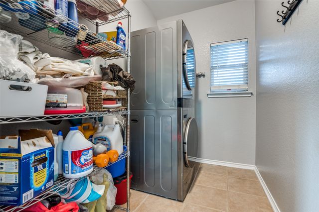 553 Wendy Lane, Desoto, TX 75115
