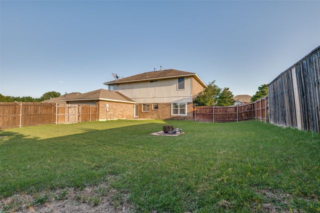 553 Wendy Lane, Desoto, TX 75115