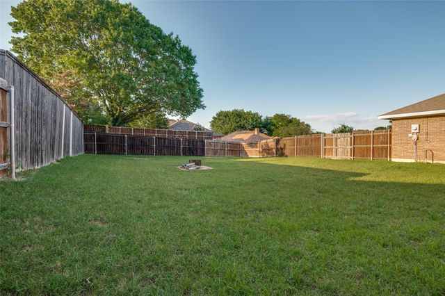 553 Wendy Lane, Desoto, TX 75115