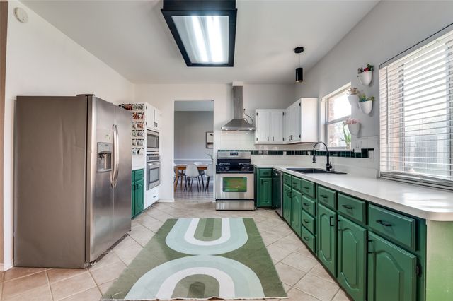 553 Wendy Lane, Desoto, TX 75115