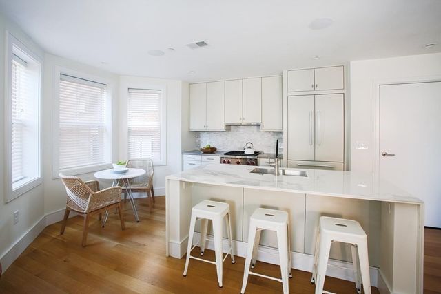 373 Harvard Street 2, Brookline, MA 02446