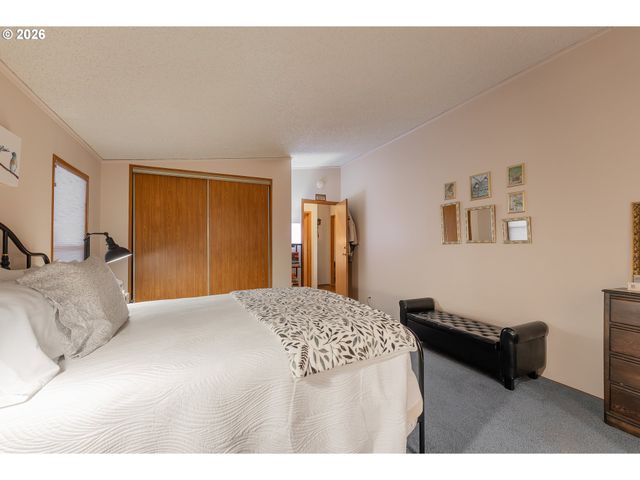 623 SHADOW RANCH Ln, Roseburg, OR 97470