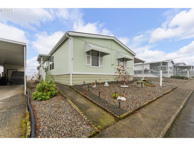 623 SHADOW RANCH Ln, Roseburg, OR 97470