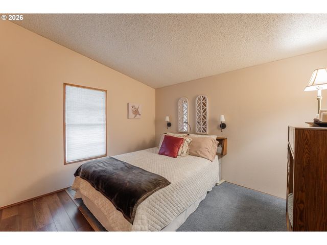 623 SHADOW RANCH Ln, Roseburg, OR 97470