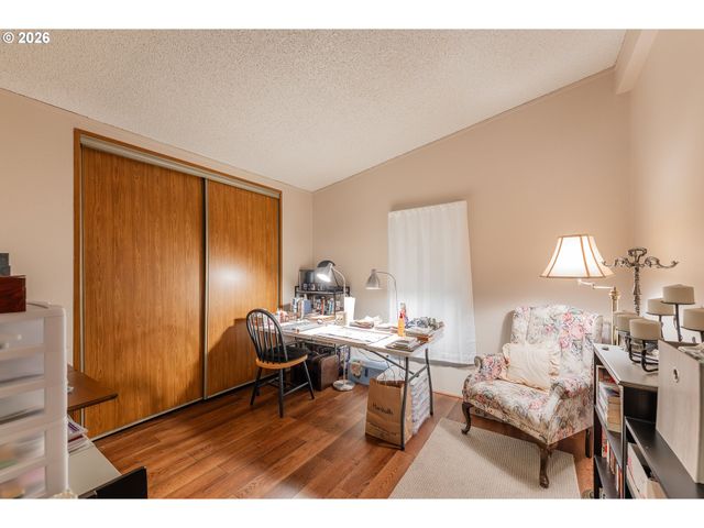 623 SHADOW RANCH Ln, Roseburg, OR 97470