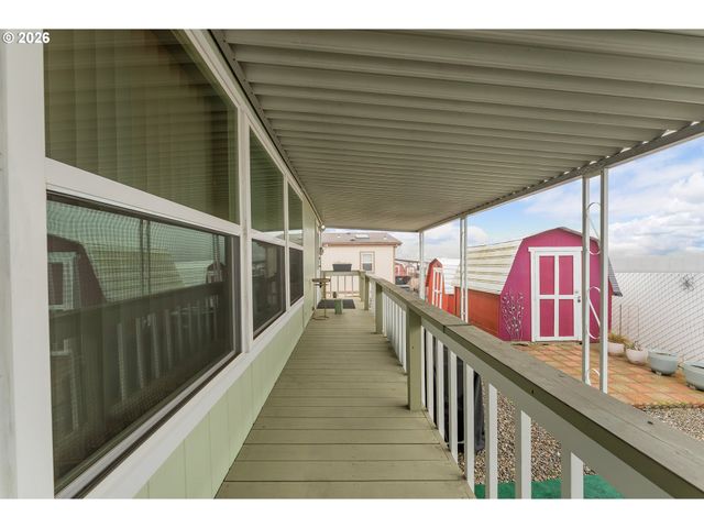 623 SHADOW RANCH Ln, Roseburg, OR 97470