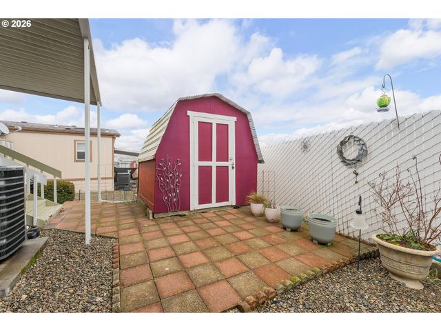 623 SHADOW RANCH Ln, Roseburg, OR 97470