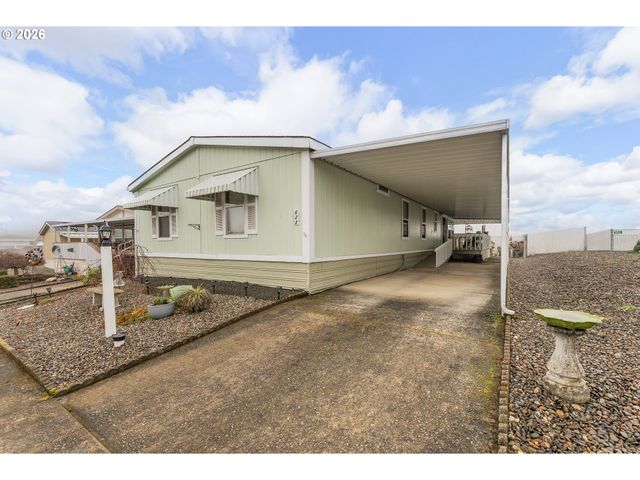 623 SHADOW RANCH Ln, Roseburg, OR 97470