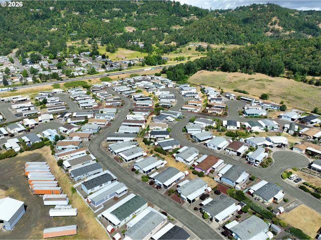 623 SHADOW RANCH Ln, Roseburg, OR 97470