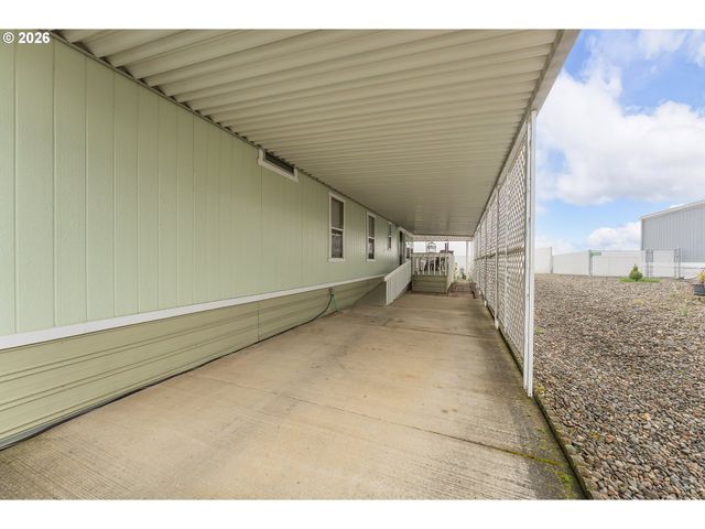 623 SHADOW RANCH Ln, Roseburg, OR 97470