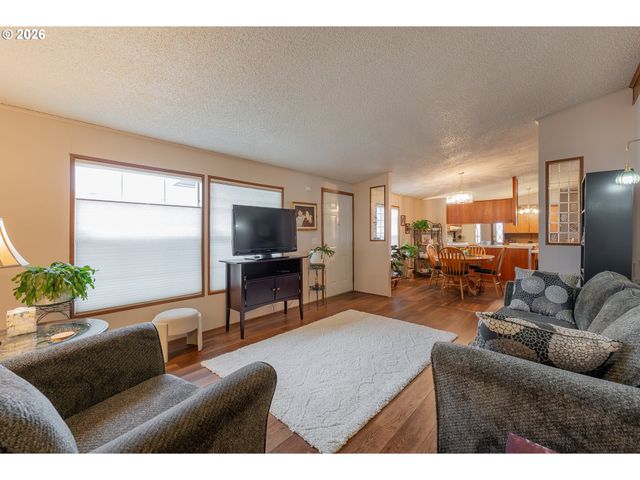 623 SHADOW RANCH Ln, Roseburg, OR 97470