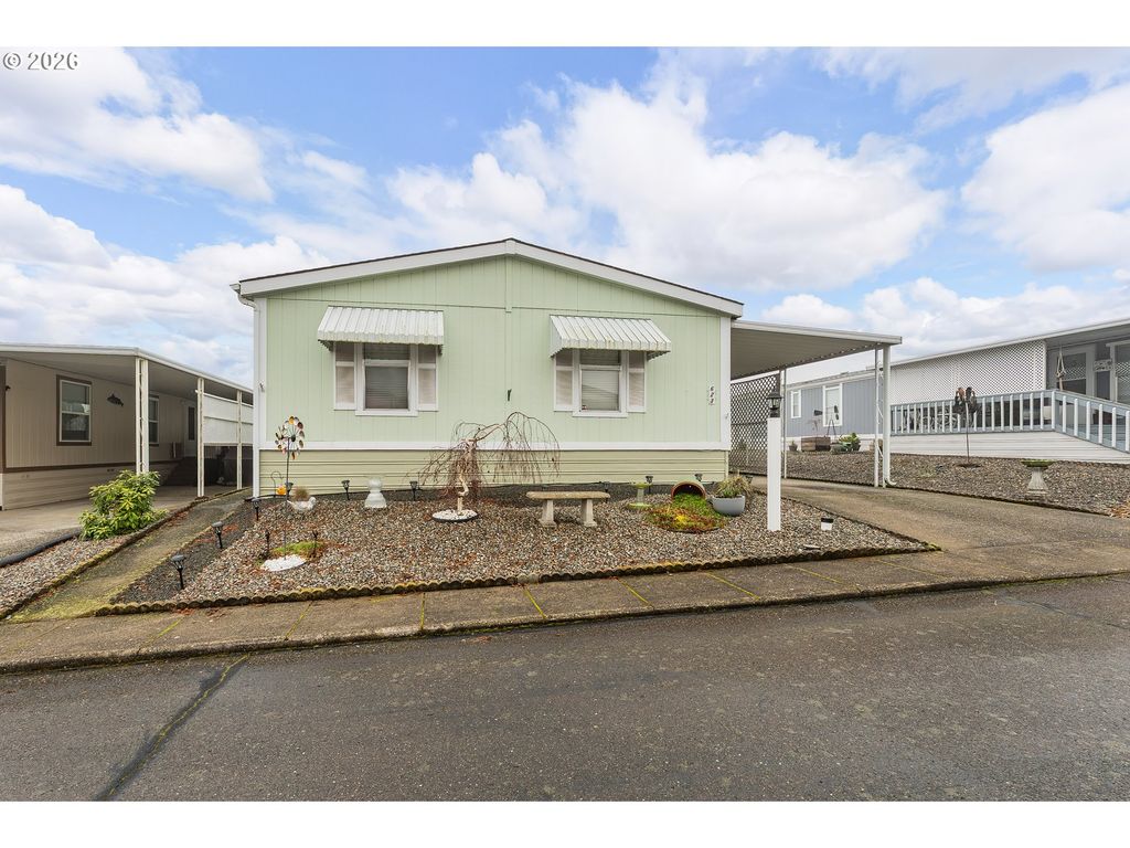 623 SHADOW RANCH Ln, Roseburg, OR 97470