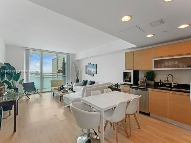 951 Brickell Ave 2808, Miami, FL 33131