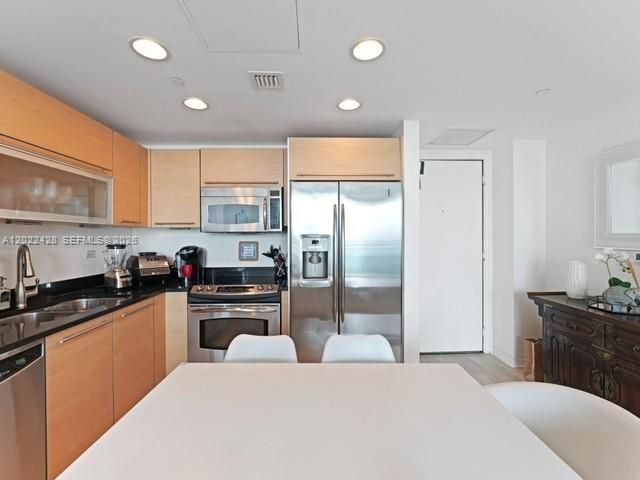 951 Brickell Ave 2808, Miami, FL 33131