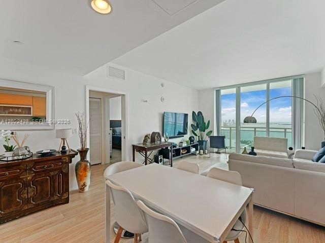 951 Brickell Ave 2808, Miami, FL 33131