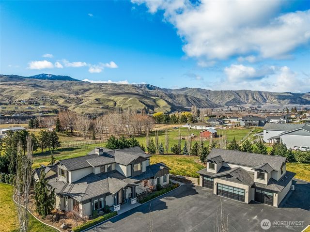 1695 Easy Street, Wenatchee, WA 98801