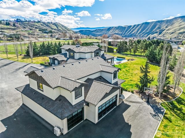 1695 Easy Street, Wenatchee, WA 98801