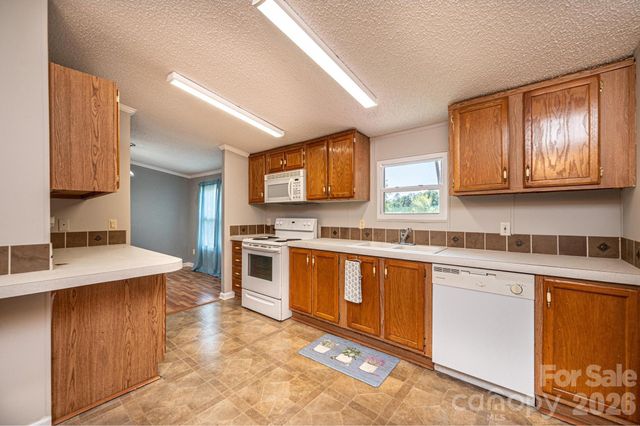 3825 Berry Creek Circle, Granite Falls, NC 28630