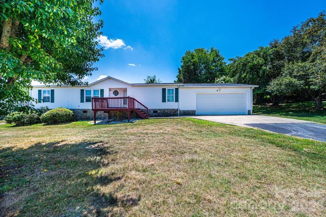 3825 Berry Creek Circle, Granite Falls, NC 28630
