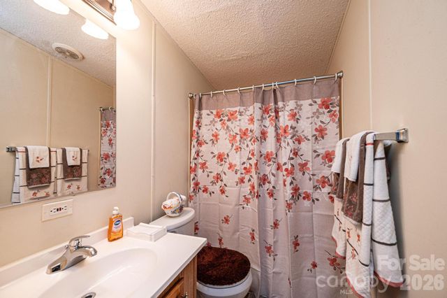 3825 Berry Creek Circle, Granite Falls, NC 28630