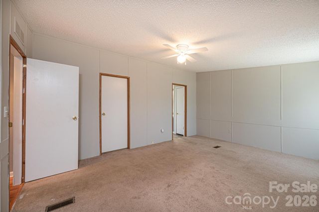 3825 Berry Creek Circle, Granite Falls, NC 28630